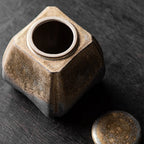 Geometric metalic urn